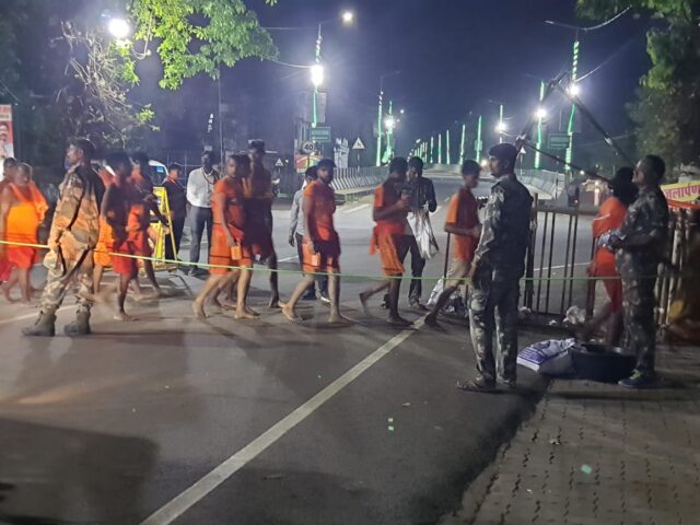 First Somwari in Baba dham,Deoghar Baba Dham NewsFlood of faith in Babadham on the first Monday of Savan:Deoghar administration estimates that more than one lakh devotees will perform Jalabhishek of Lord Bholenath in a day,