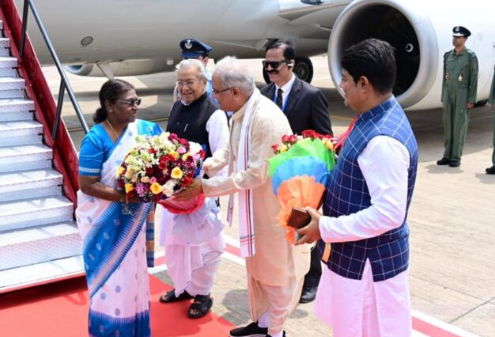 राष्ट्रपति द्रौपदी मुर्मू दो दिवसीय छत्तीसगढ़ प्रवास पर रायपुर पहुंचीं