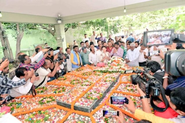 भाजपा चाहे जितनी कोशिश कर ले, हमारी सरकार हिलने-डुलनेवाली नहीं