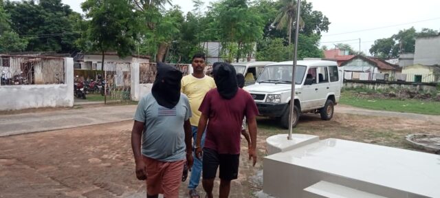पति-पत्नी का मनरेगा जाब कार्ड करते थे साइबर ठगी तीन धराए