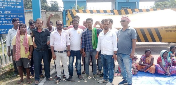 मृतक विजय किस्कू की पत्नी मंगली की तबीयत बिगड़ी