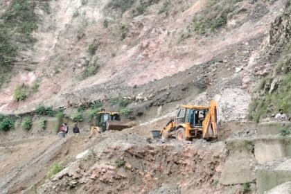 Uttarakhand News  Uttarakhand Rain News Kedarnath devotee Uttarakhand: Incessant rains in Kedarnath, pilgrims stopped