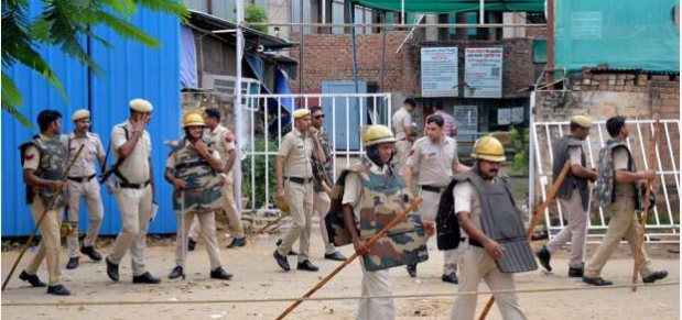 नूंह में धार्मिक यात्रा निकालने पर अड़े हिंदूवादी संगठन