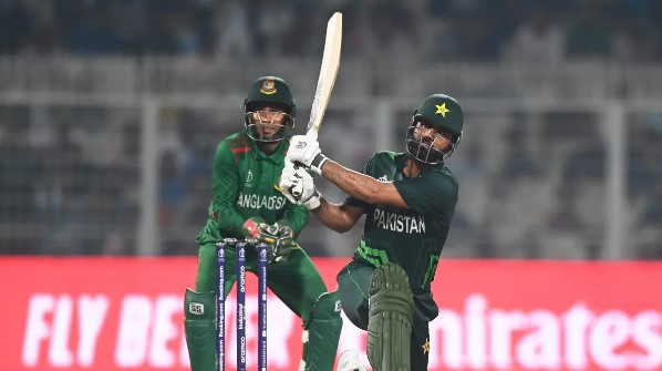 पाकिस्तान ने बांग्लादेश को 7 विकेट से हराया