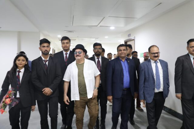 अभिनेता विनय पाठक ने किया एमिटी यूनिवर्सिटी झारखंड का दौरा