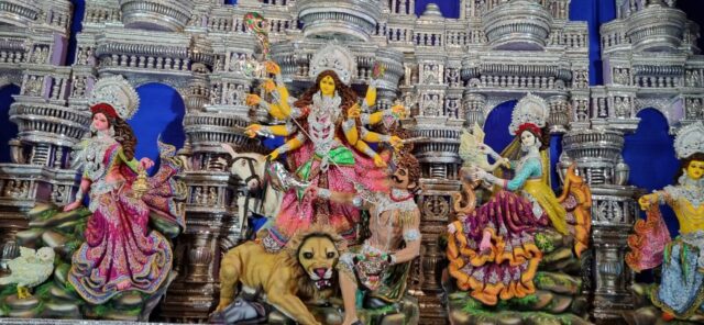 शहर के सबसे बड़े दुर्गा पूजा पंडाल का हुआ उद्घाटन