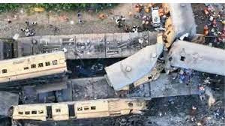 आंध्र प्रदेश में ट्रेन हादसा,आपस में टकराई 2 ट्रेनें, 13 की मौत 50 से ज्यादा घायल, ज़ुर्म, »