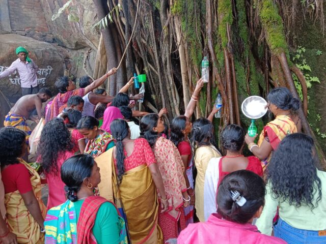 लुगू बाबा के पूजन-दर्शन को जुटे दो लाख संथाली श्रद्धालु