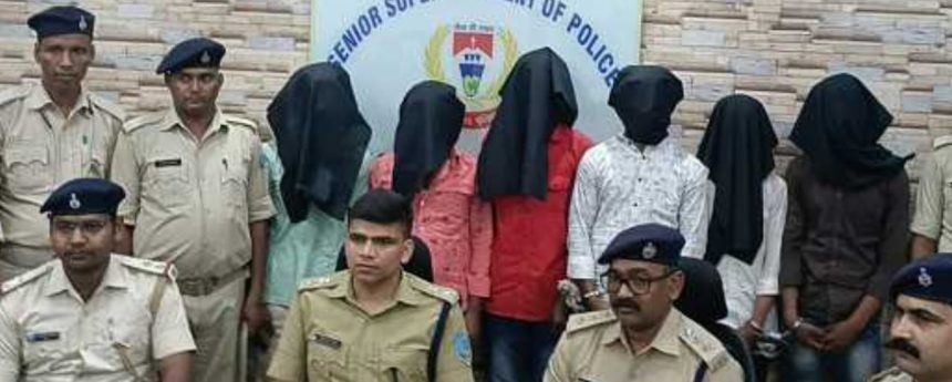 Six smugglers caught in Jamshedpur