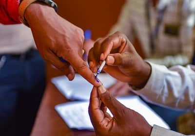 13 राज्यों और केंद्र शासित प्रदेशों की 88 सीटों पर मतदान शुरू, छह केंद्रीय मंत्रियों समेत कई दिग्गजों की प्रतिष्ठा दांव पर, ज़ुर्म, SECOND PHASE VOTING »