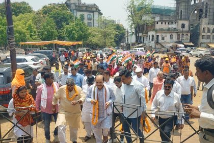 Huge Rally on Labour Day