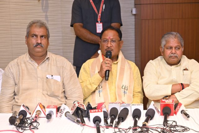 छत्तीसगढ़ के मुख्यमंत्री विष्णुदेव साय ने झारखंड सरकार पर बोला हमला, पत्रकारों से कहा- झामुमो-कांग्रेस के भ्रष्टाचार से हर झारखंडवासी त्रस्त, ज़ुर्म, Chhattisgarh CM Vishnudev Sai »