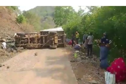 छत्तीसगढ़ में घाटी में गिरा वाहन, 17 महिलाओं समेत 18 लोगों की मौत, चार घायल, विविध, छत्तीसगढ़ »