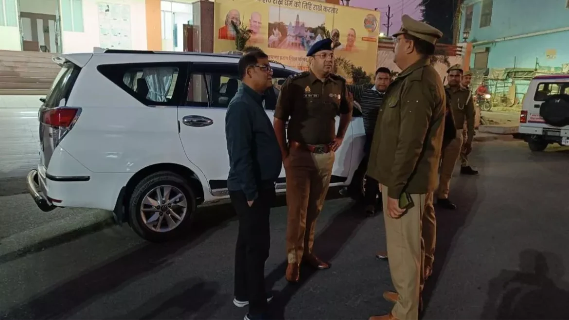 गोरखनाथ में डीएम व एसएसपी की अगुवाई में विशेष अभियान चलाया गया।