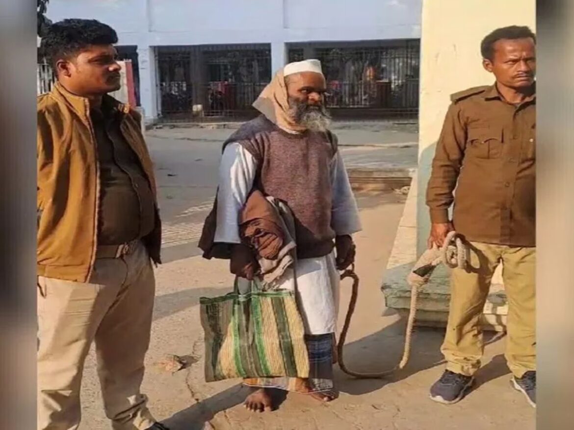 मौलाना मदरसे में पढ़ने आने वाली 16 साल की लड़की पर ही अपना दिल दे बैठा