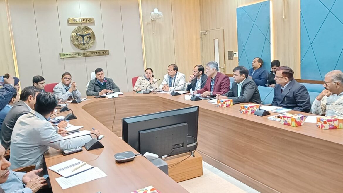 मंडलायुक्त ने गोरखपुर महोत्सव की तैयारियों का लिया जायजा