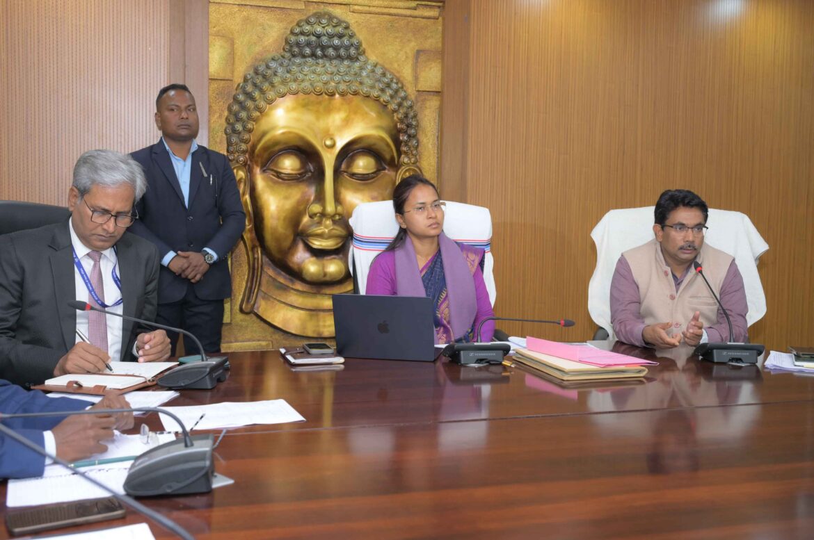 Agriculture Minister held a meeting with officials and gave the target of making the state self-reliant in this matter