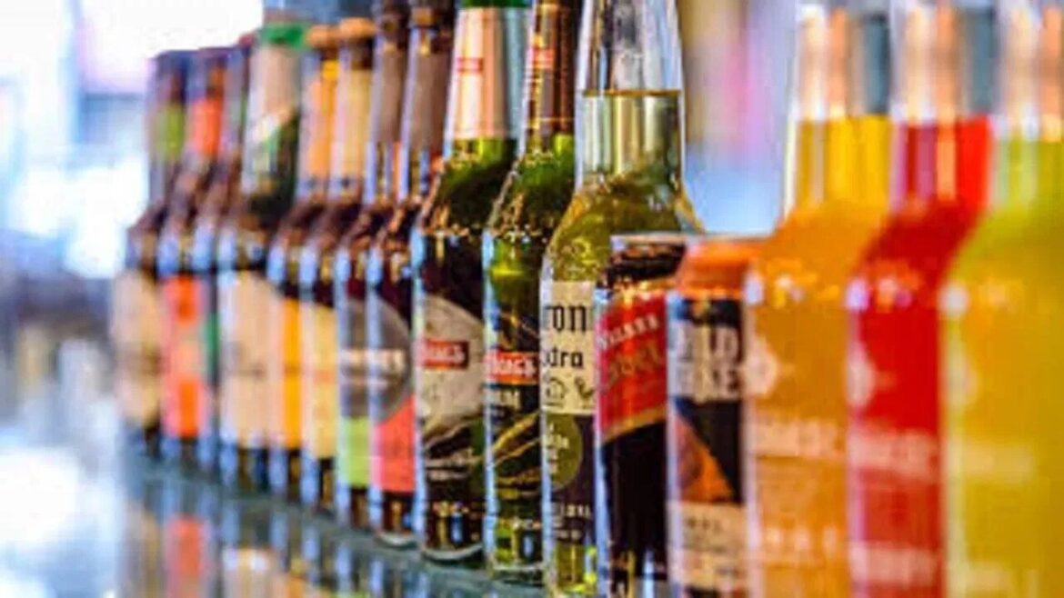 UP News: योगी सरकार लाई नई आबकारी नीति, यूपी में शराब की दुकानों की संख्या कम होगी