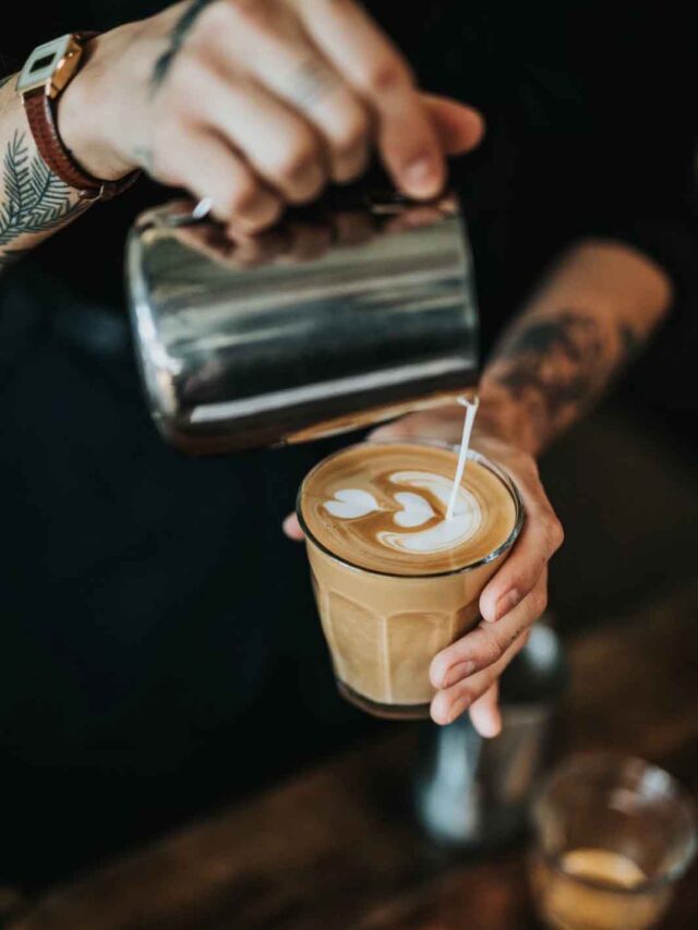 कैफीन छोड़िए, ये नैचुरल एनर्जी ड्रिंक्स अपनाइए सुबह की शुरुआत के लिए…