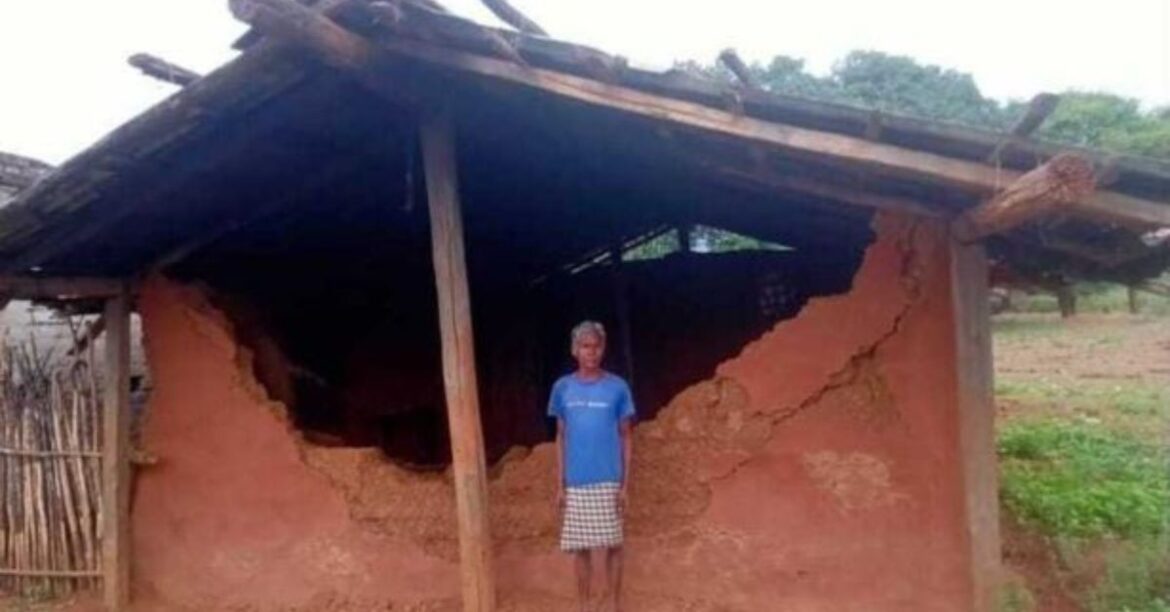 elephant- destroyed- three- houses