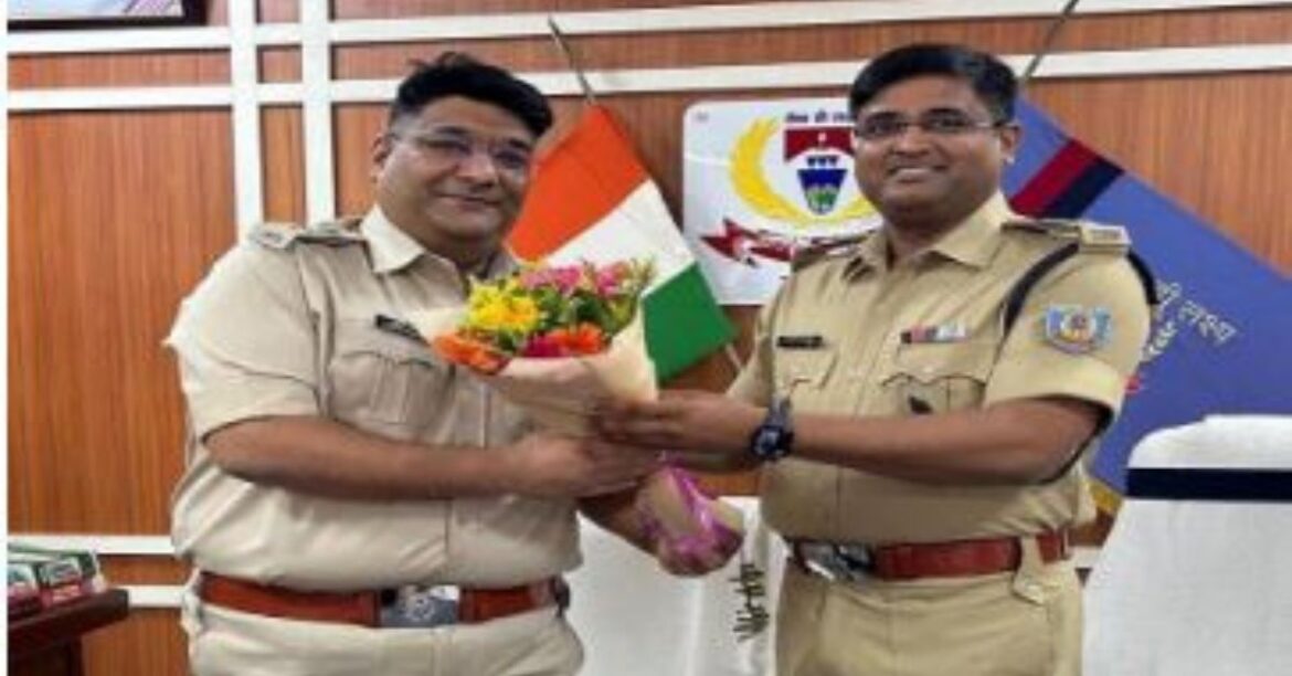 godda-new-sp-ips-mukesh-kumar-takes-charge-jharkhand
