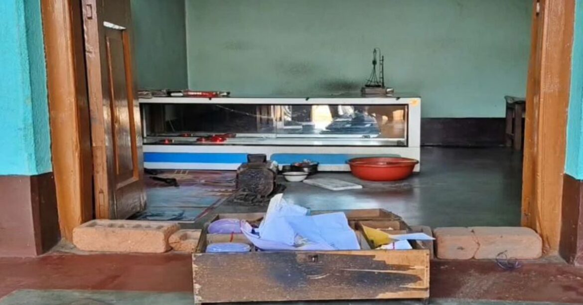 more-than-2-lakh-rupees-stolen-from-jewellery-shop-in-giridih-jharkhand (1)