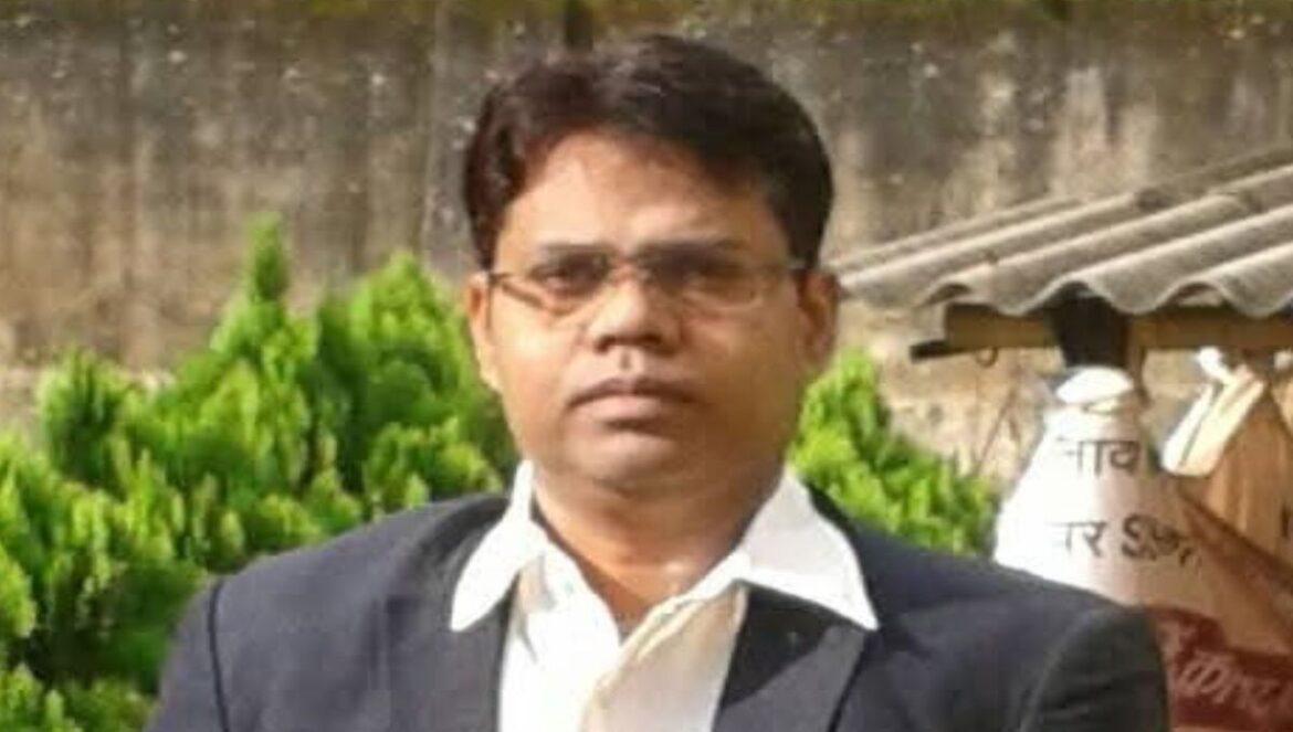 Deoghar Sub-Registrar Manoj Kumar passed away due to a heart attack