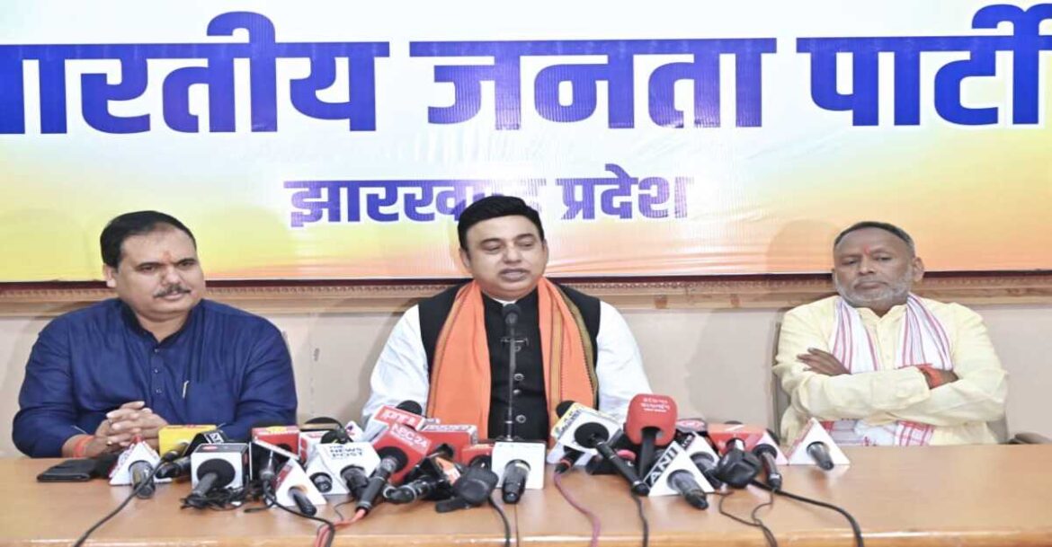 कांग्रेस पार्टी ने मुसलमानों को केवल वोट बैंक समझा