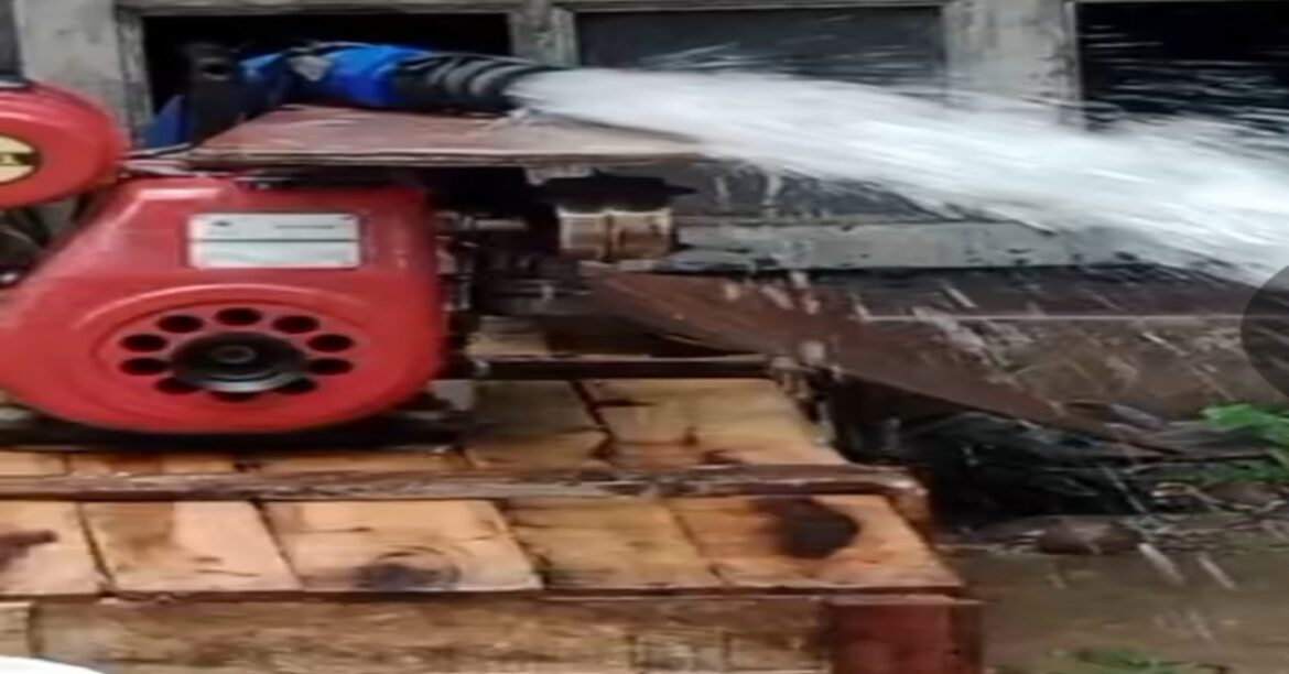 Jamshedpur News : वाटर प्लांट से बारिश का पानी निकालने को लगी मोटर