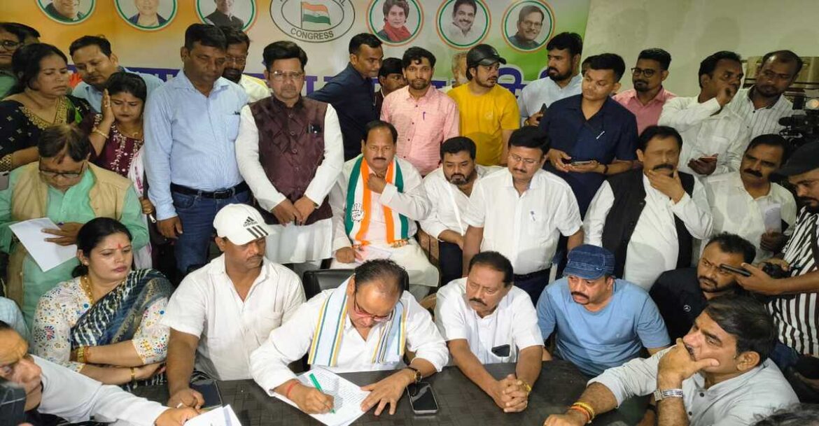 स्वास्थ्य मंत्री ने लगाया जनता दरबार