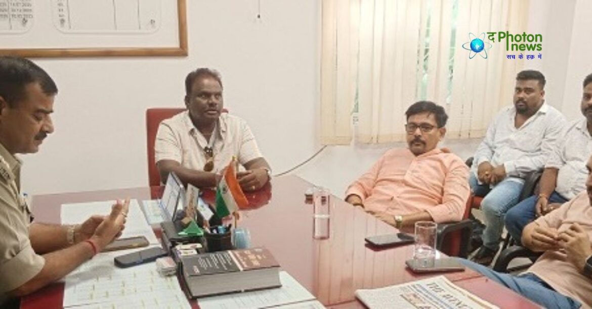 MLA Sukhram Oraon at Bistupur Police Station after firing incident in Jamshedpur