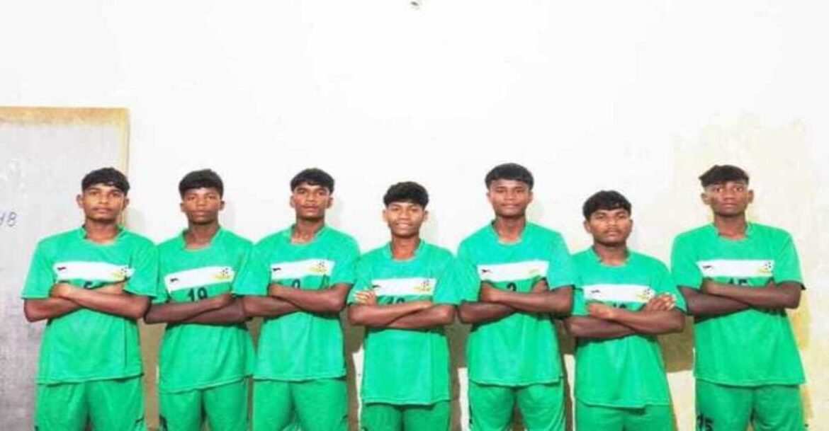 7 West Singhbhum Players Selected in Jharkhand U-17 BC Roy Trophy Squad Seven players from West Singhbhum selected in Jharkhand U-17 BC Roy Trophy team