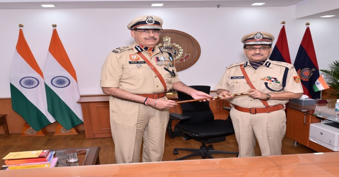 SBK Singh takes charge as new Delhi Police Commissioner after Sanjay Arora's farewell ceremo