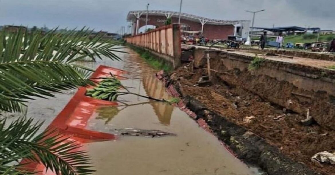 godda-railway-station-wall-collapse-beautification