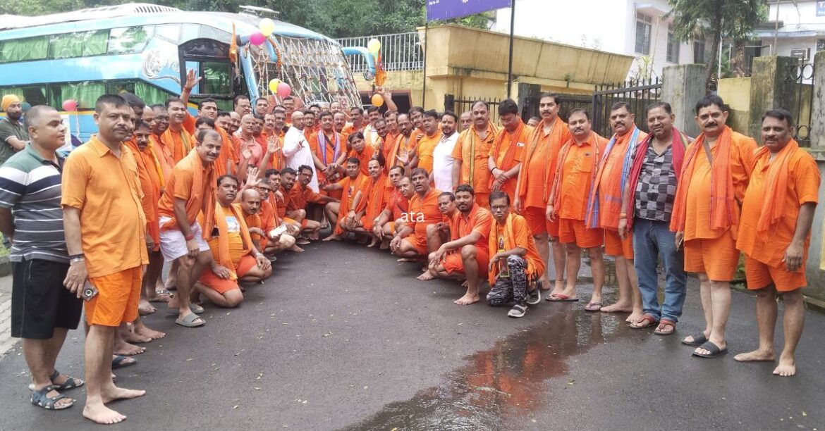 jamshedpur tata motors employee going to baba dham