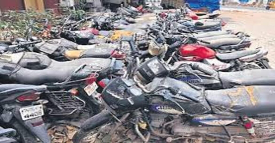 Delhi Police arrests 10 auto lifters and recovers 15 stolen two-wheelers