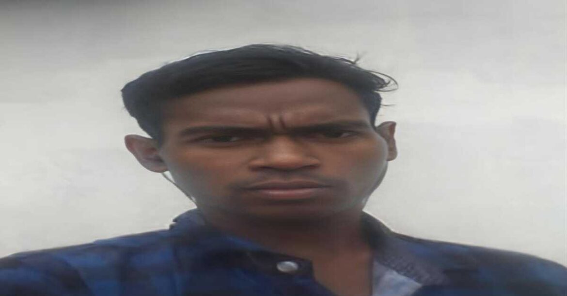 "Chaibasa youth swept away while crossing Koyna river, missing for 36 hours search operation continues"