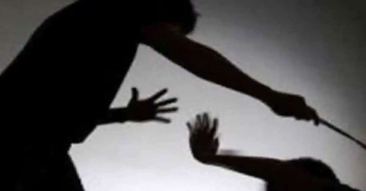 RANCHI NEWS: रांची में जमीन विवाद को लेकर युवक पर धारदार हथियार से हमला