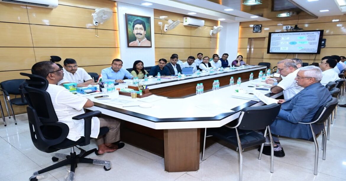 JHARKHAND NEWS: CM ने पेसा नियमावली पर उच्च स्तरीय बैठक की, अधिकारियों को अनुसूचित क्षेत्रों में ग्राम स्वशासन को सशक्त करने का निर्देश।