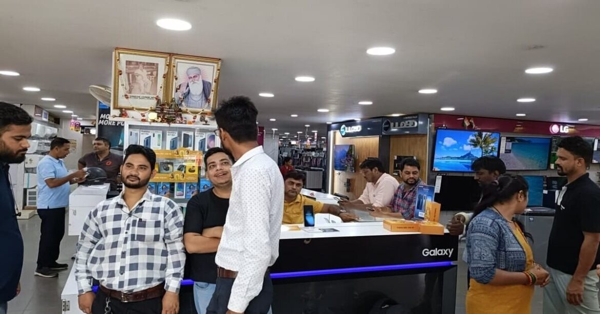Electronic showrooms for Jamshedpur GST on Electronic Commodites