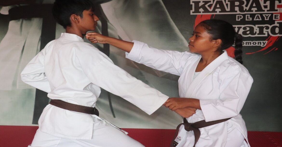 KARATE TRAINING