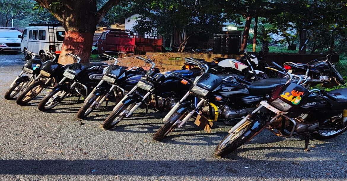 Chaibasa police busted a bike theft gang, recovered 6 stolen motorcycles and arrested 5 accused