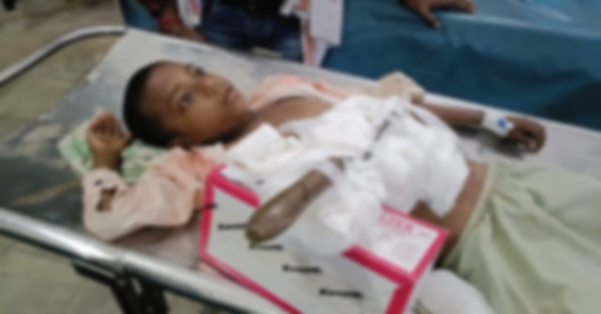 "Chaibasa shocking accident: 8-year-old child injured by a farming sickle, receiving treatment in hospital"