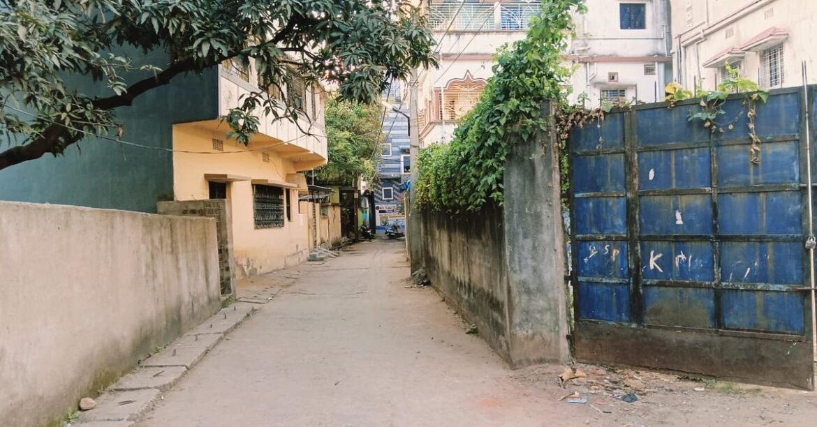 Air firing incident in Chakradharpur, Chaibasa; police investigation underway and accused still absconding