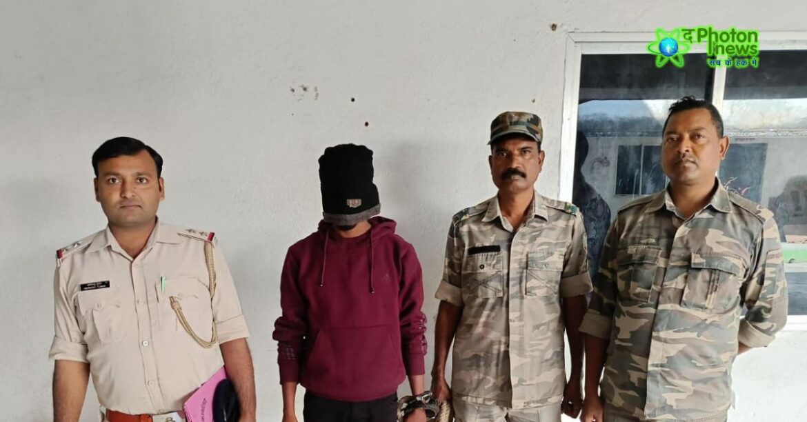 **🖼️ Image SEO (Alt Text in English):** Jharkhand police arrest accused man in Jagannathpur Chaibasa for attempting rape on a minor girl.