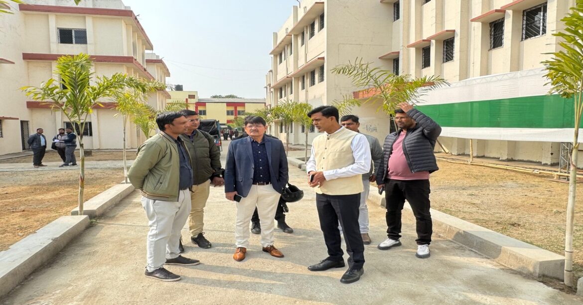 मल्टी पर्पस हॉल का निरीक्षण