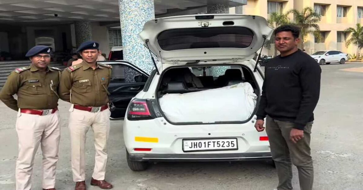 Hazaribagh police arrest smugglers with doda seizure