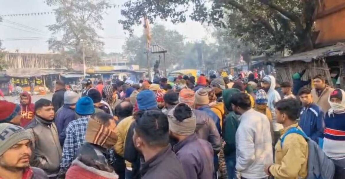 Jamshedpur, Hata bus accident, school bus accident, Jharkhand news, road accident tragic accident, school bus hit, compensation demand, police intervention Hata bus accident, Jamshedpur news, Jharkhand accident