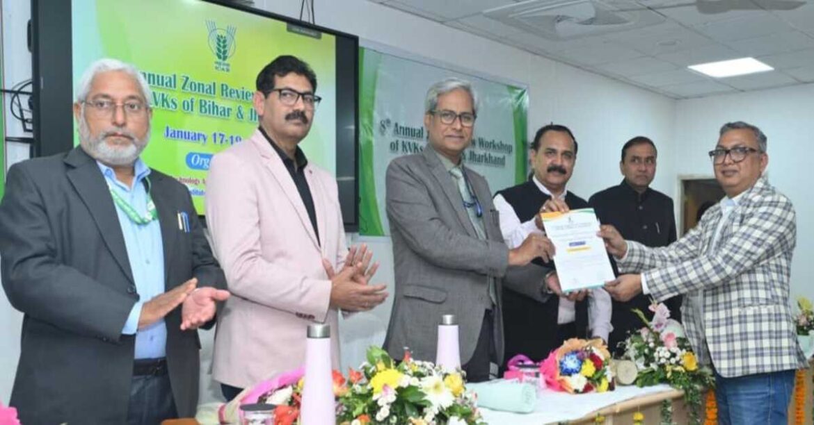 रांची में बिहार-झारखंड के 68 कृषि विज्ञान केंद्रों की वार्षिक कार्यशाला संपन्न, उत्कृष्ट कार्य के लिए केवीके दिव्यायान रांची को सर्वाधिक पुरस्कार मिला।
