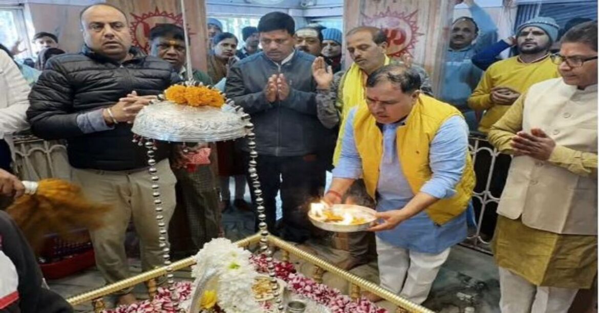 RANCHI: सोमनाथ मंदिर की पुनर्स्थापना के 1000 वर्ष पूर्ण होने पर भाजपा ने इसे ऐतिहासिक पर्व के रूप में मनाया। प्रमुख नेताओं ने शिव पूजा कर सम्मान व्यक्त किया।